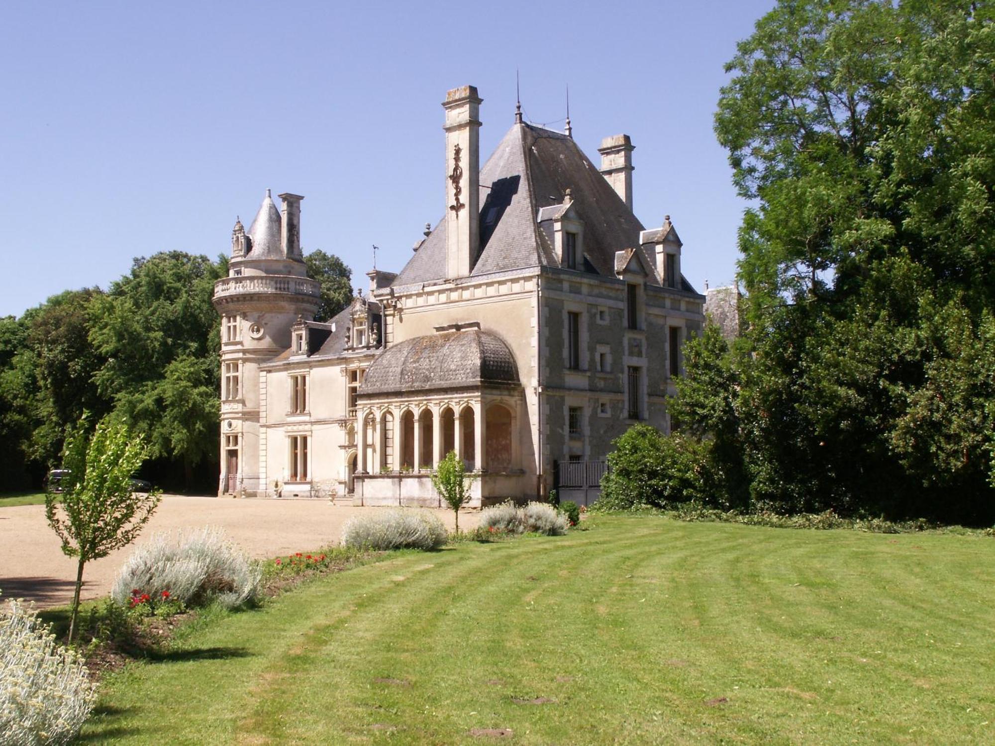 Saint-Cyr-en-Talmondais Chateau De La Court D'Aron المظهر الخارجي الصورة
